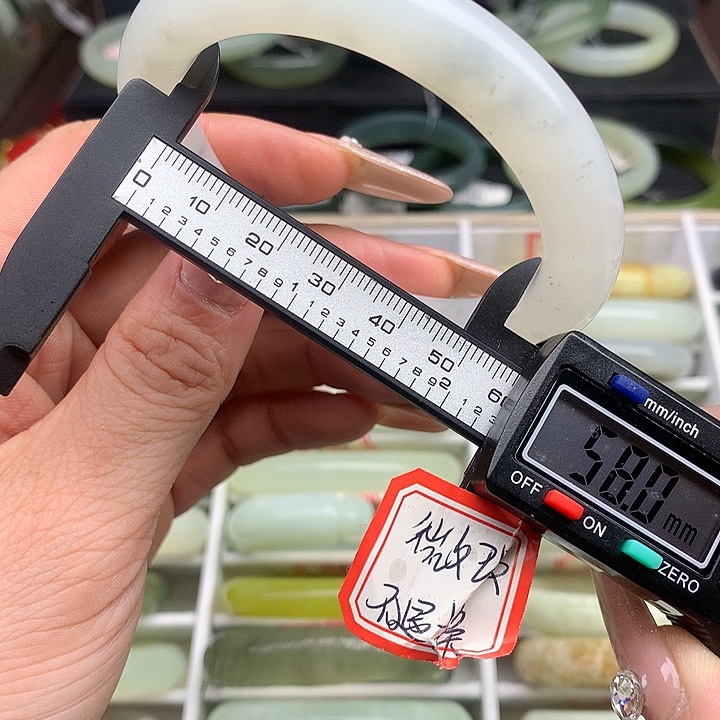 蛇纹石玉手镯未镶嵌718