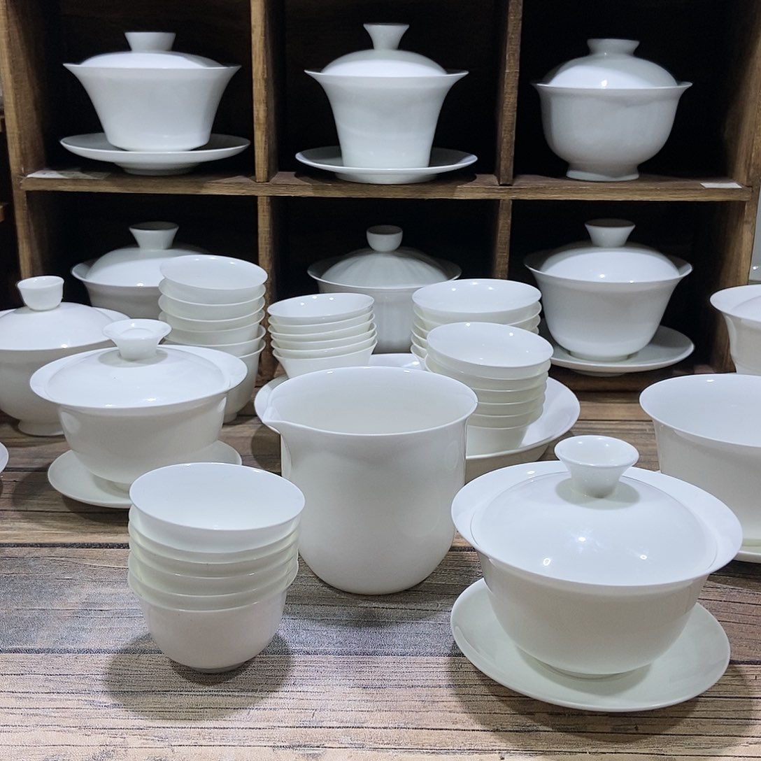 -***了骨瓷大反口盖碗盖下100ml+6玉兰杯35ml+公道杯礼盒装