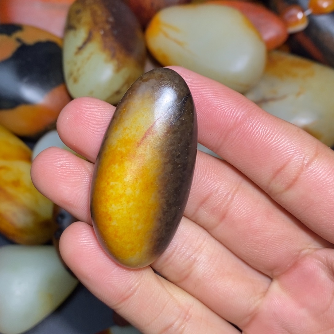 和田玉未镶嵌珠宝奇石