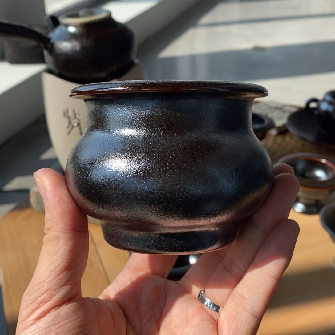 高振华黑釉簋式炉