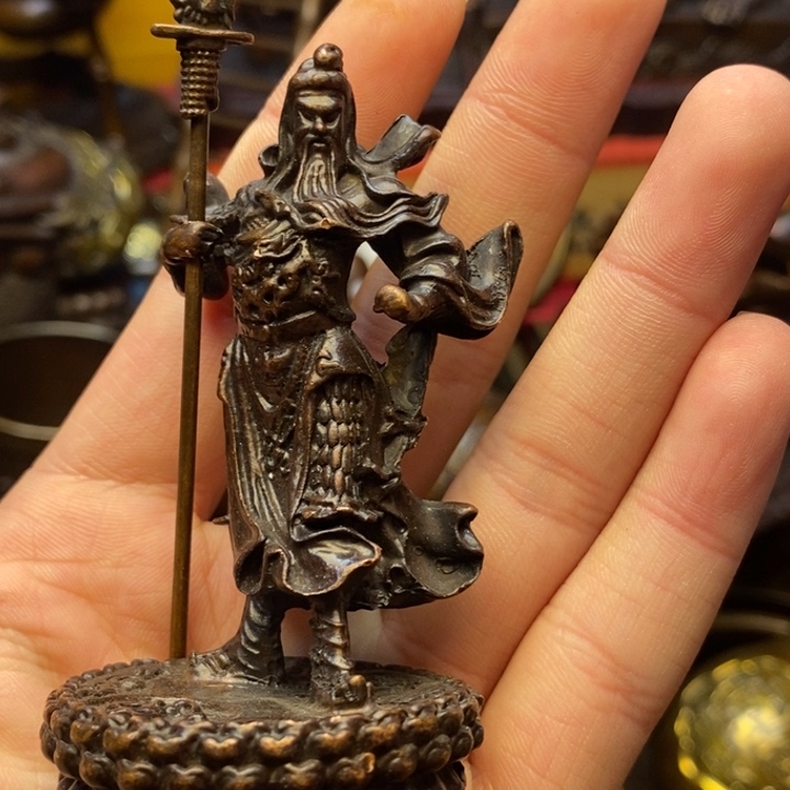 铜器摆件做工精良