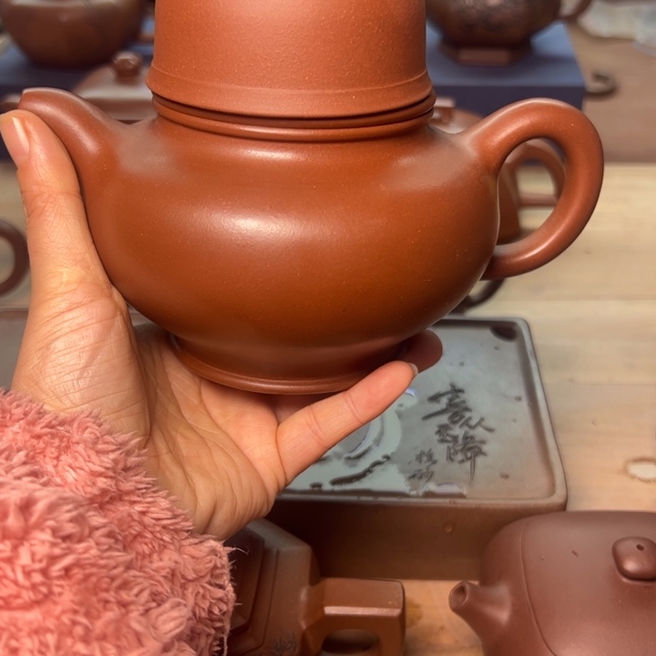 紫砂茶壶我们在家的