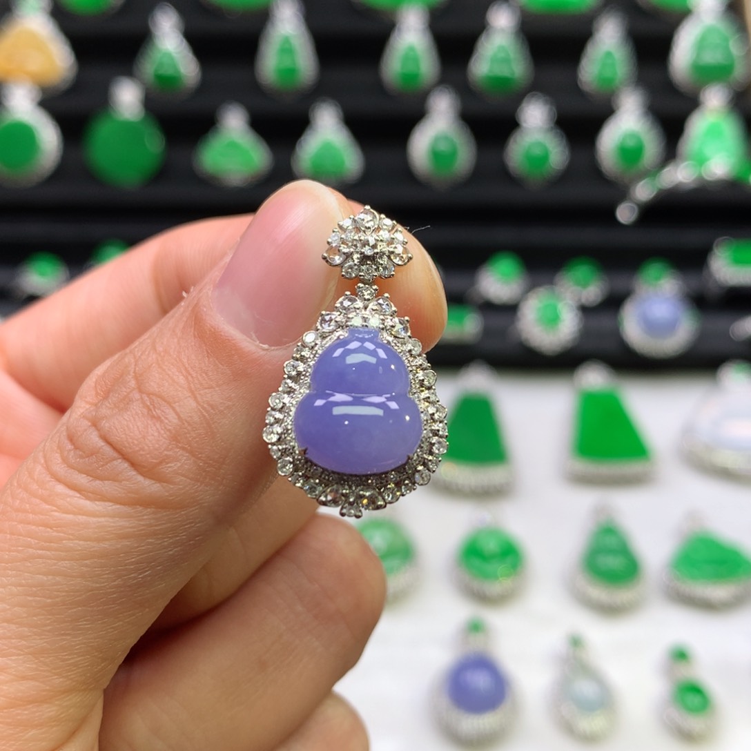 翡翠吊坠(不含链)18K金镶嵌