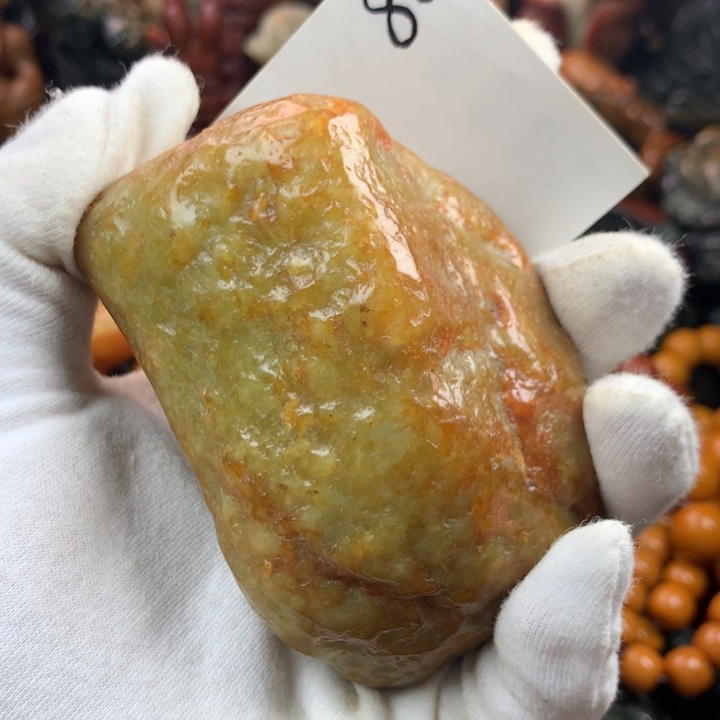 透闪石质玉未镶嵌珠宝奇石