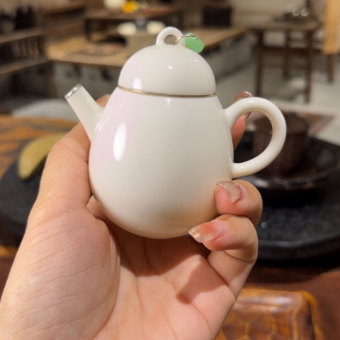 景德镇鱼和熊手工陶艺