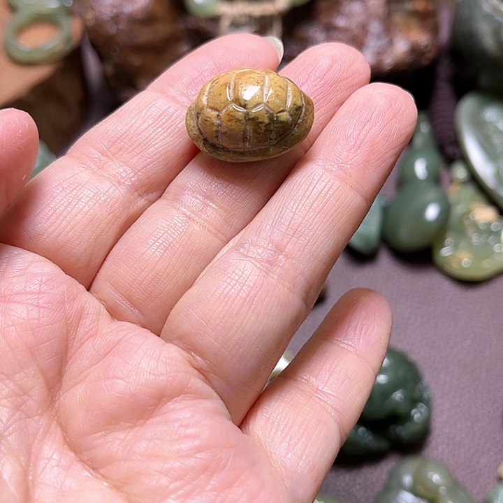 岫岩河磨玉（透闪石质玉）手绳未镶嵌用****1