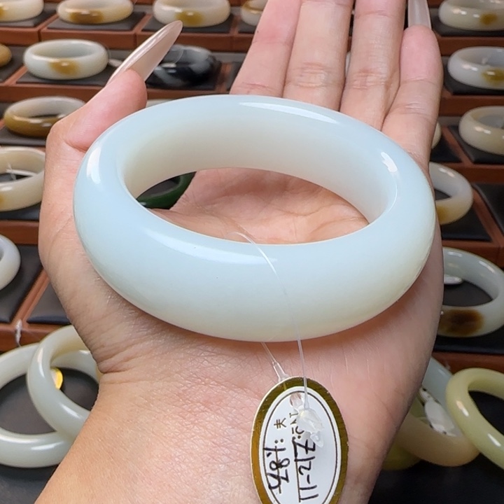 和田玉未镶嵌手镯糯白宽胎53.1上新