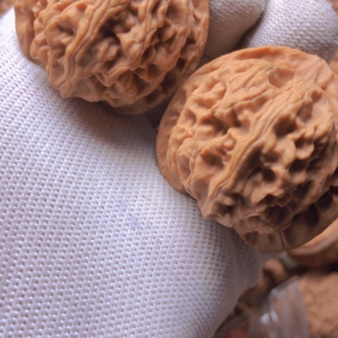 【闪购商品】桃核吊坠苹果狮子头