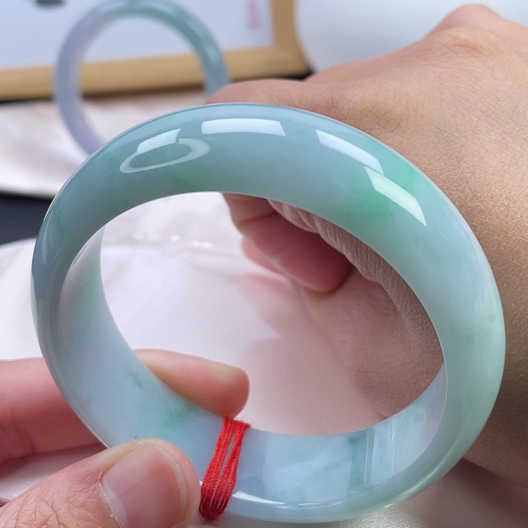 翡翠未镶嵌手镯飘绿轮胎款59