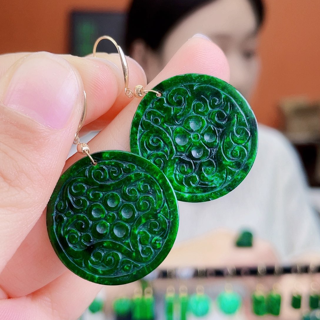 翡翠18K金镶嵌耳饰