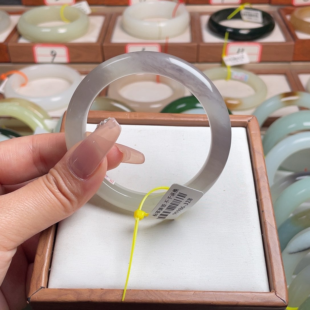 【闪购商品】和田玉未镶嵌手镯5354