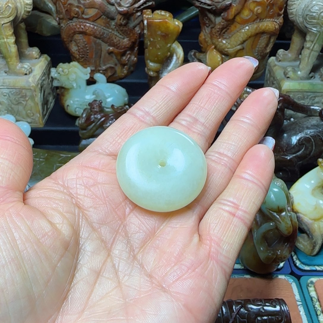 和田玉挂件未镶嵌