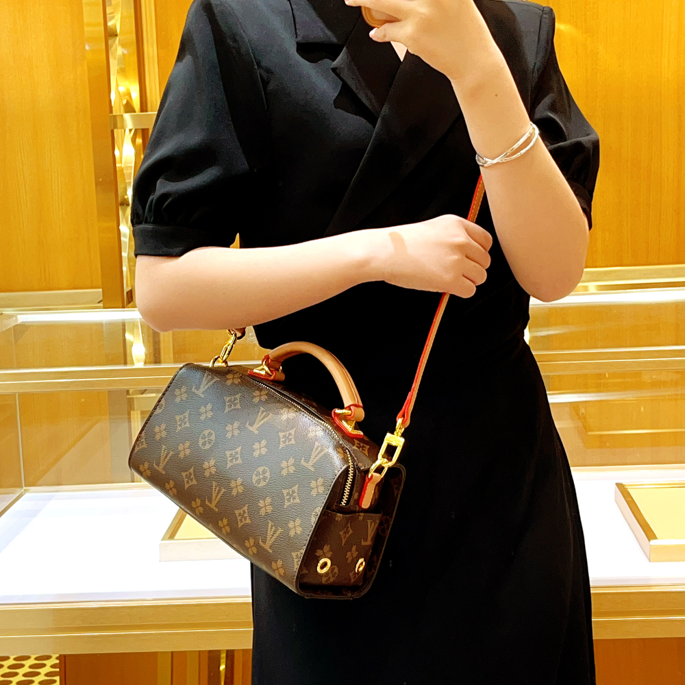 香港代购2025新款真皮女包老花波士顿枕包单肩斜挎手提小包