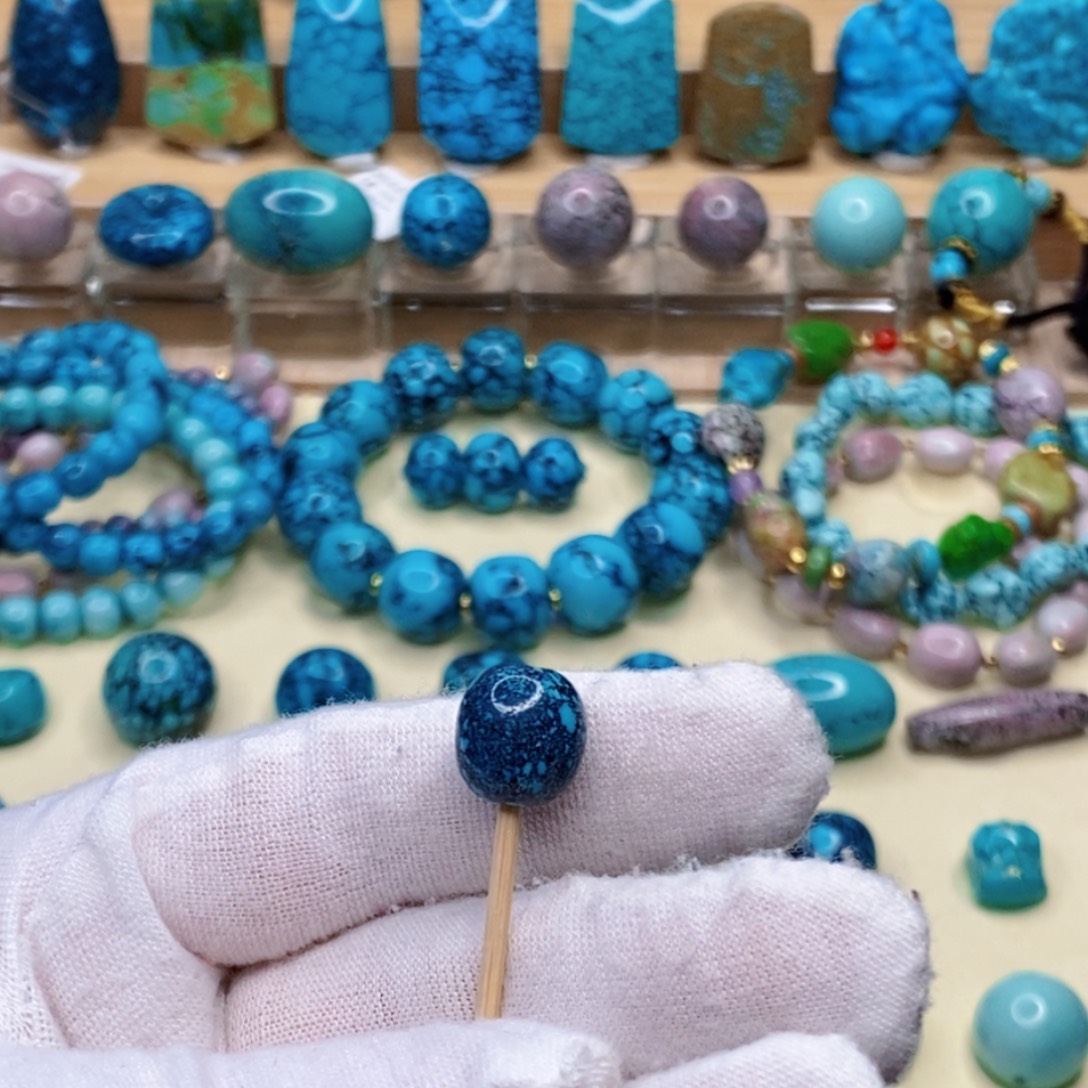 绿松石未镶嵌珠宝奇石