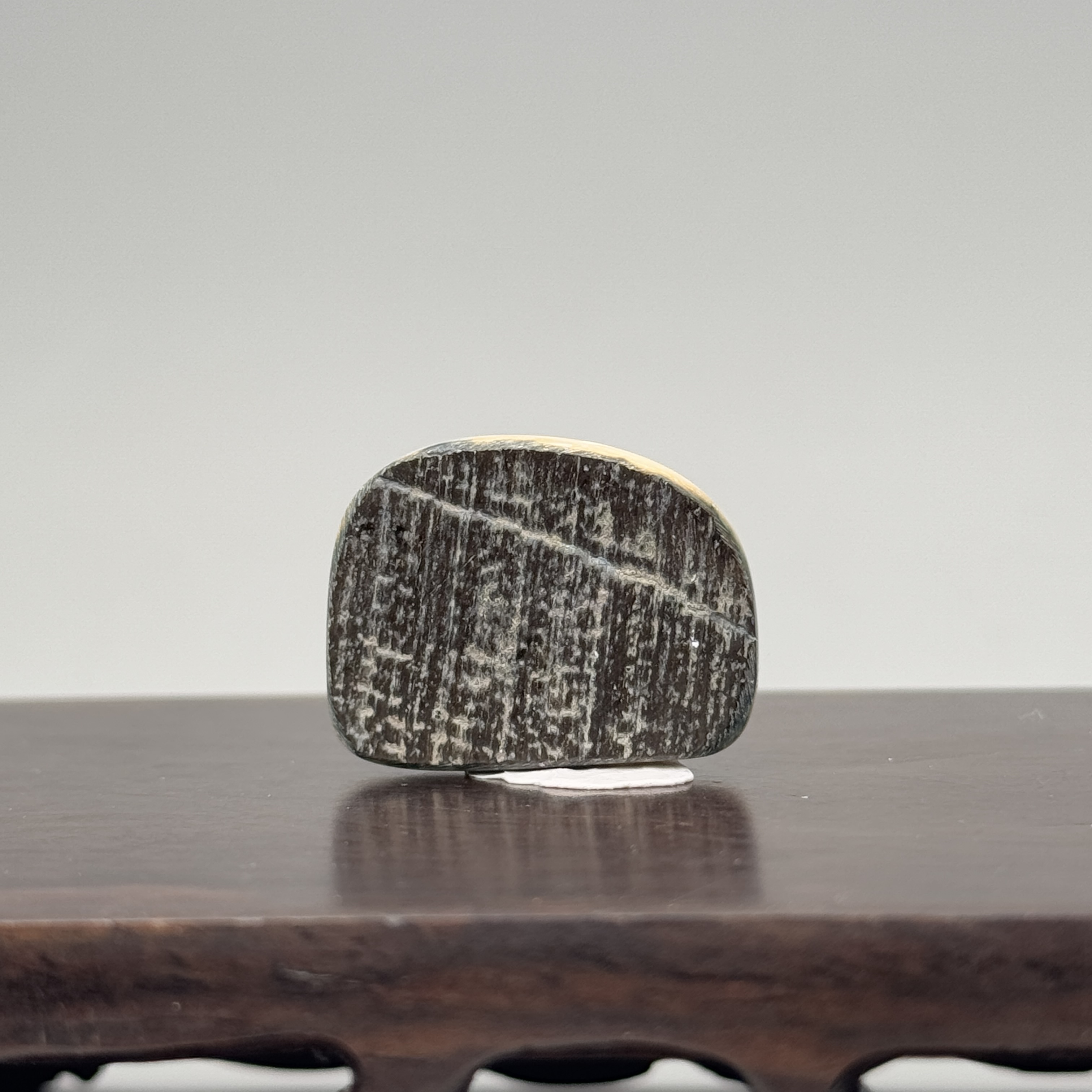 DEZHI/德志25*19*5mm3g无事牌吊坠天然猛犸牙A139（打孔吊坠绳）