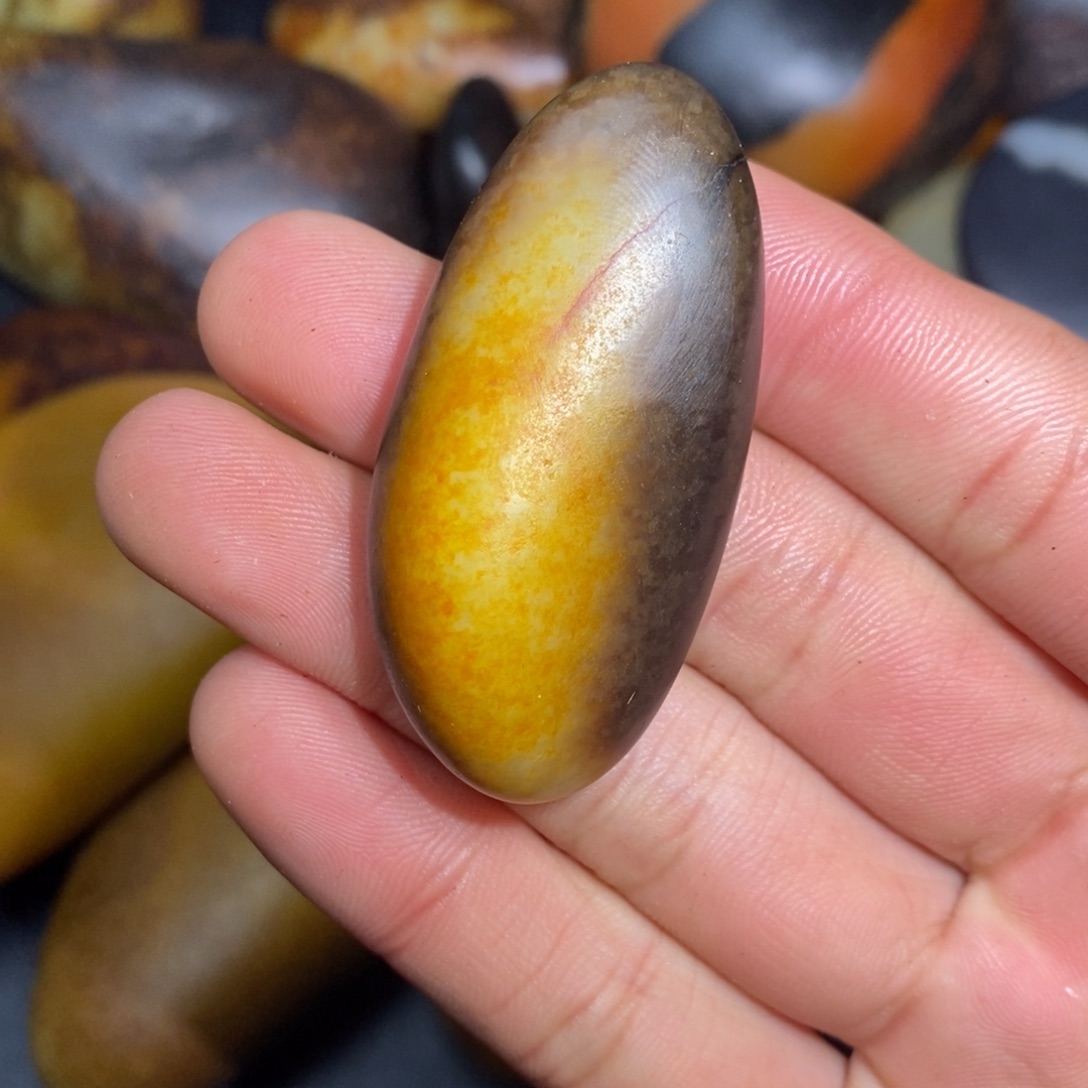 和田玉未镶嵌珠宝奇石