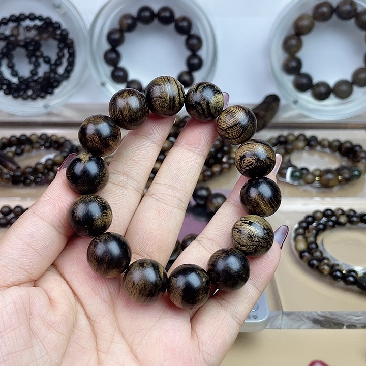 沉香手串舍***?越南芽庄白奇玉化留疤嘤子虎斑