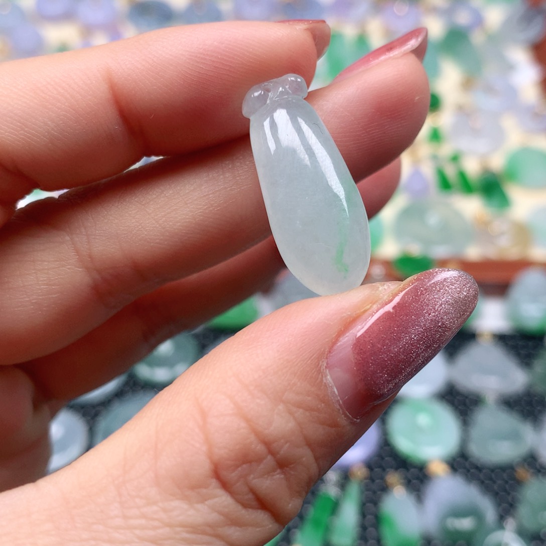 【闪购商品】翡翠吊坠(不含链)未镶嵌