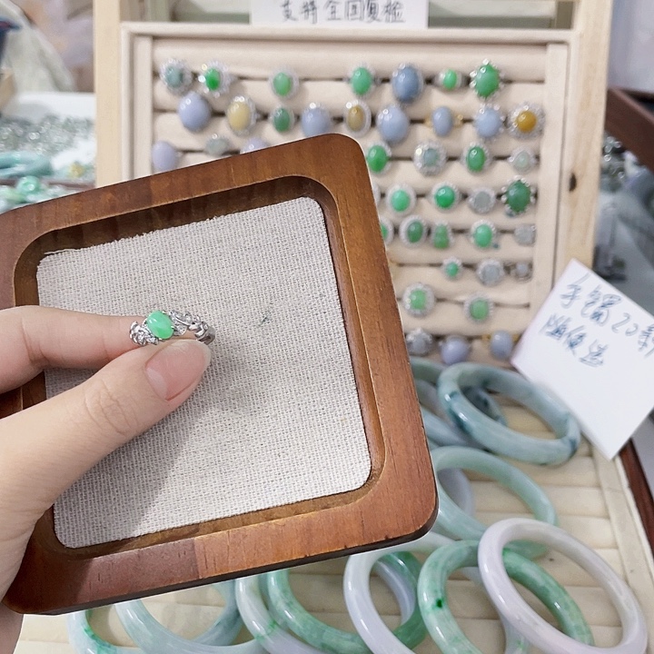 翡翠未镶嵌颈饰天然翡翠Ａ货