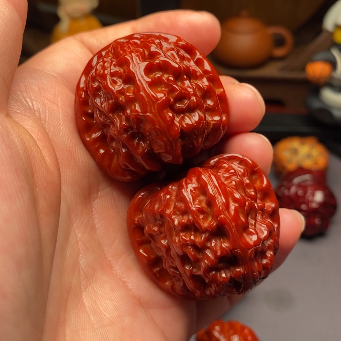 文玩核桃吊坠40白狮子 