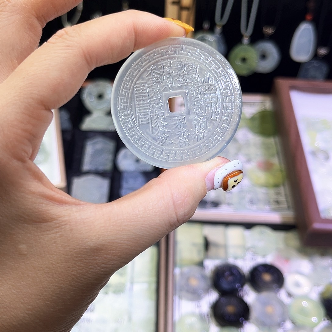 岫玉未镶嵌吊坠(赠链)