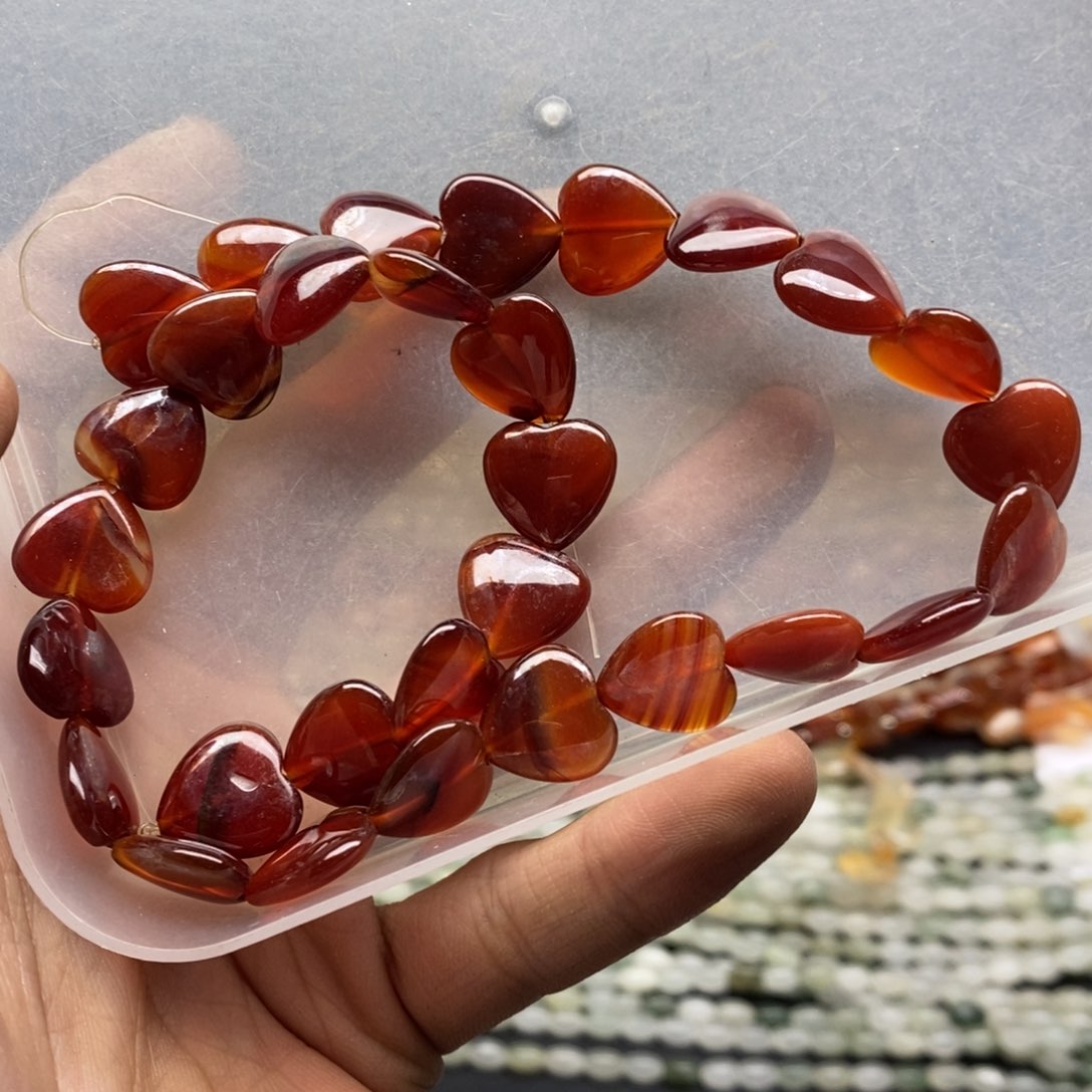 玛瑙/玉髓未镶嵌珠宝半成品一条天然5×14红玛瑙爱心A141