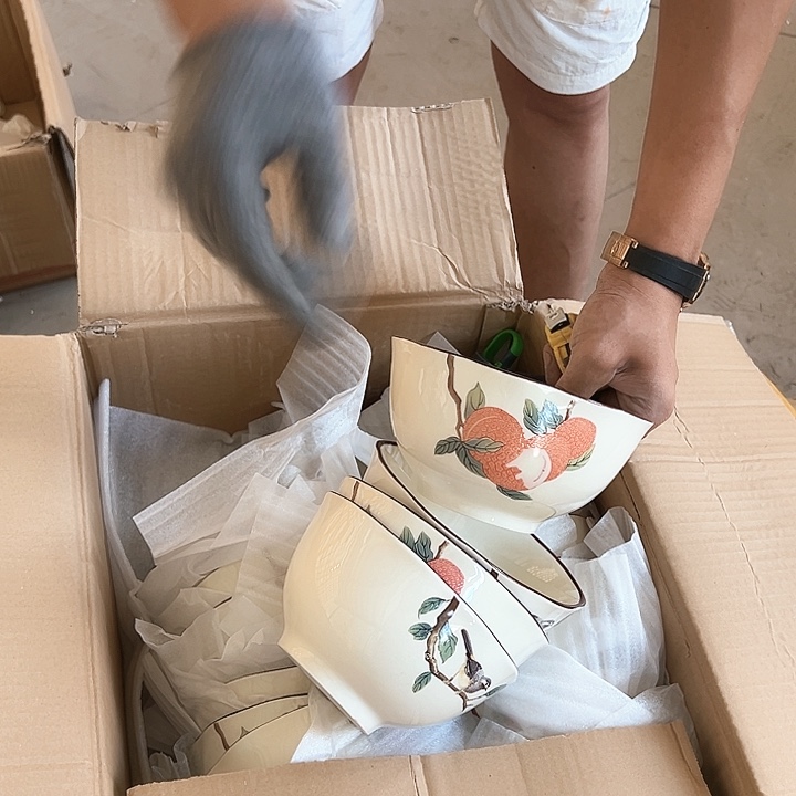 微瑕介意勿拍不退不换 贵妃笑6英寸碗4只