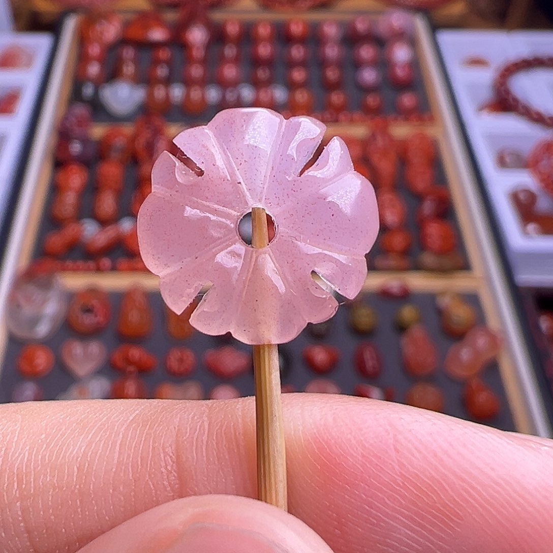 南红玛瑙未镶嵌珠宝奇石桃花粉克洛心13.2mm