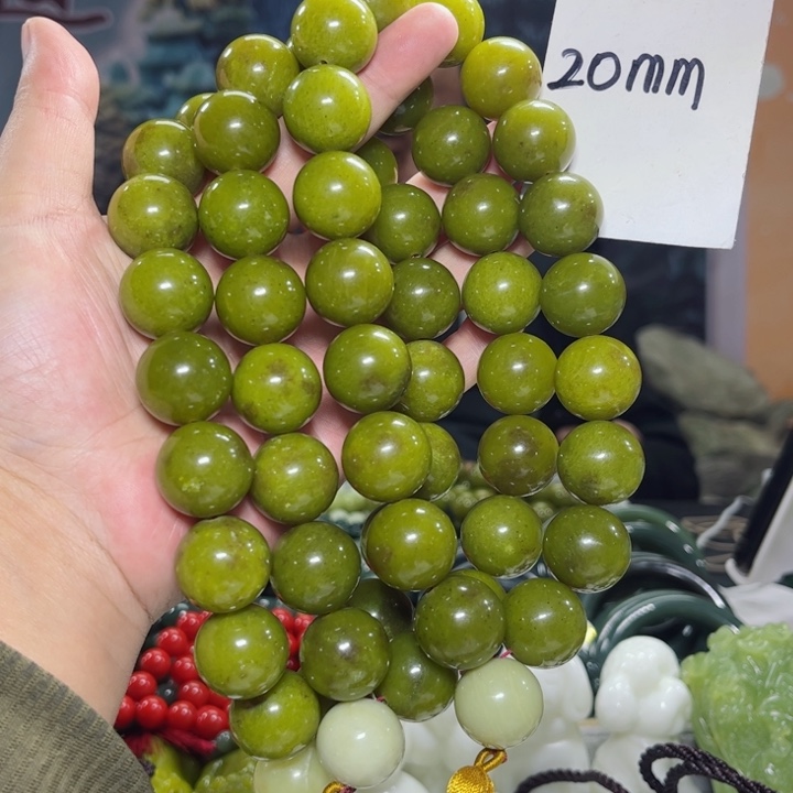 蛇纹石玉手持多样性发货未镶嵌