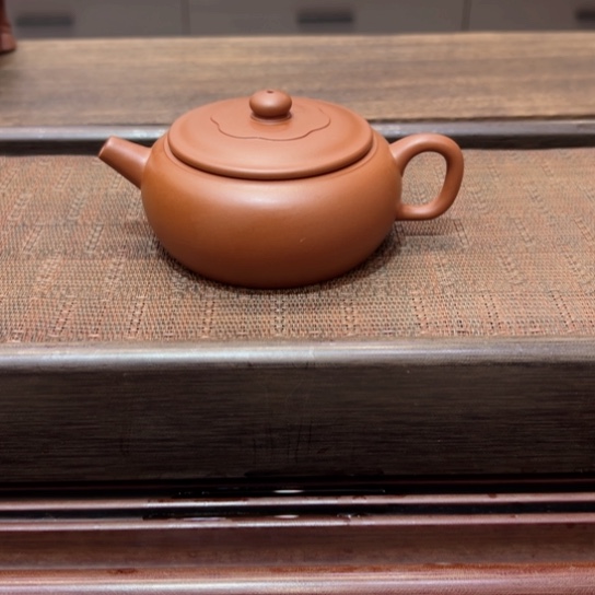 紫砂茶壶本地料半手工。