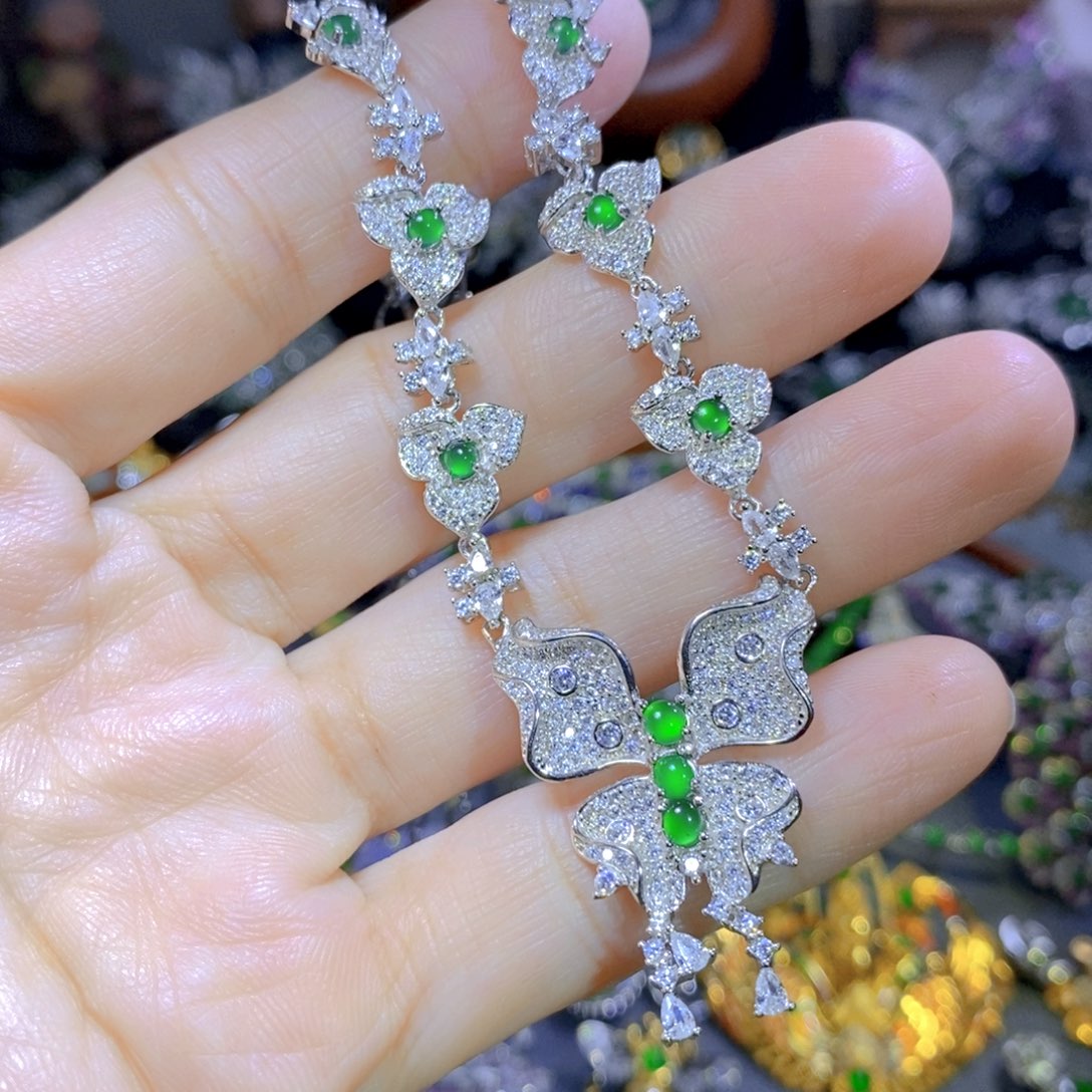 翡翠颈饰银S925镶嵌天然翡翠