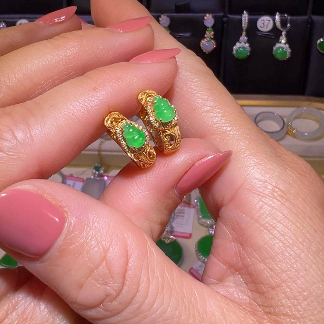 翡翠颈饰18K金镶嵌耳包