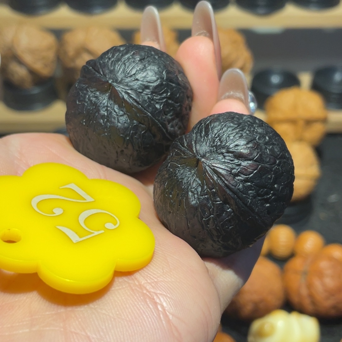 孙***地闷天珠核桃34。    