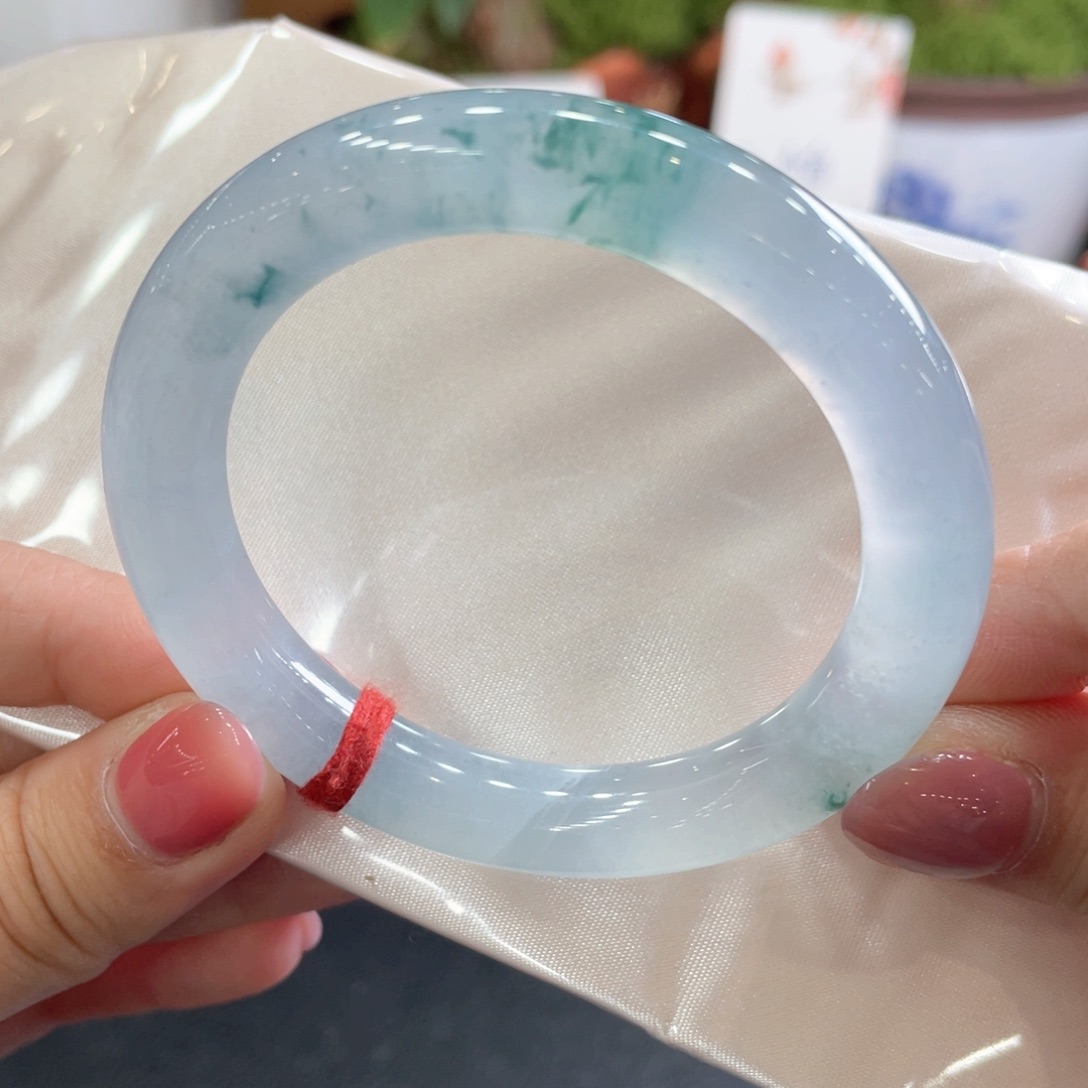 翡翠未镶嵌手镯51圈 冰蓝飘花 小怡强强推