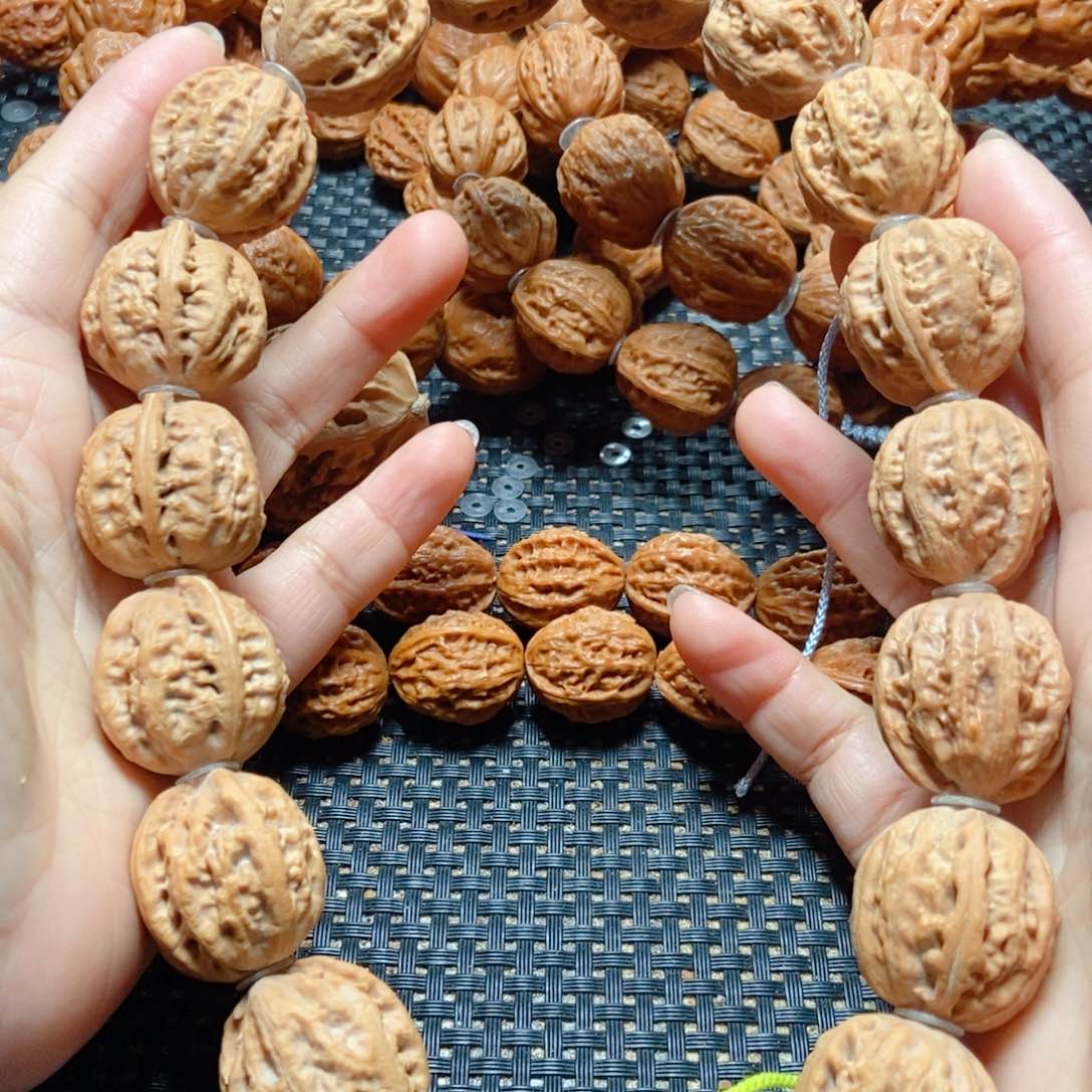 文玩核桃手串白茬八棱