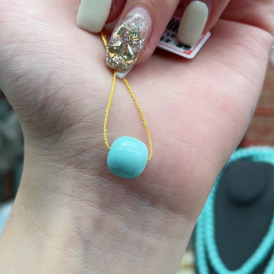 绿松石颈饰未镶嵌