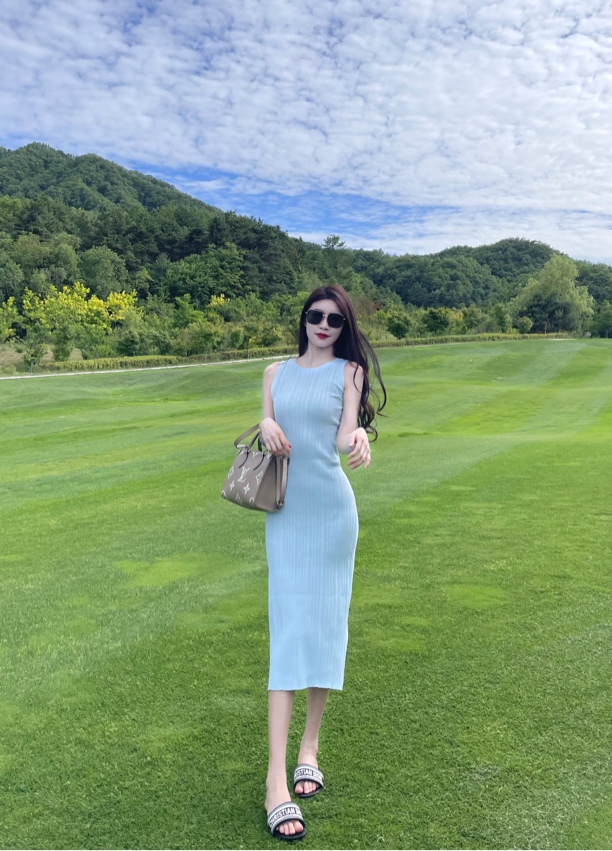 蓝色气质显瘦连衣裙夏季长款性感少女修身包臀中长款时尚收腰