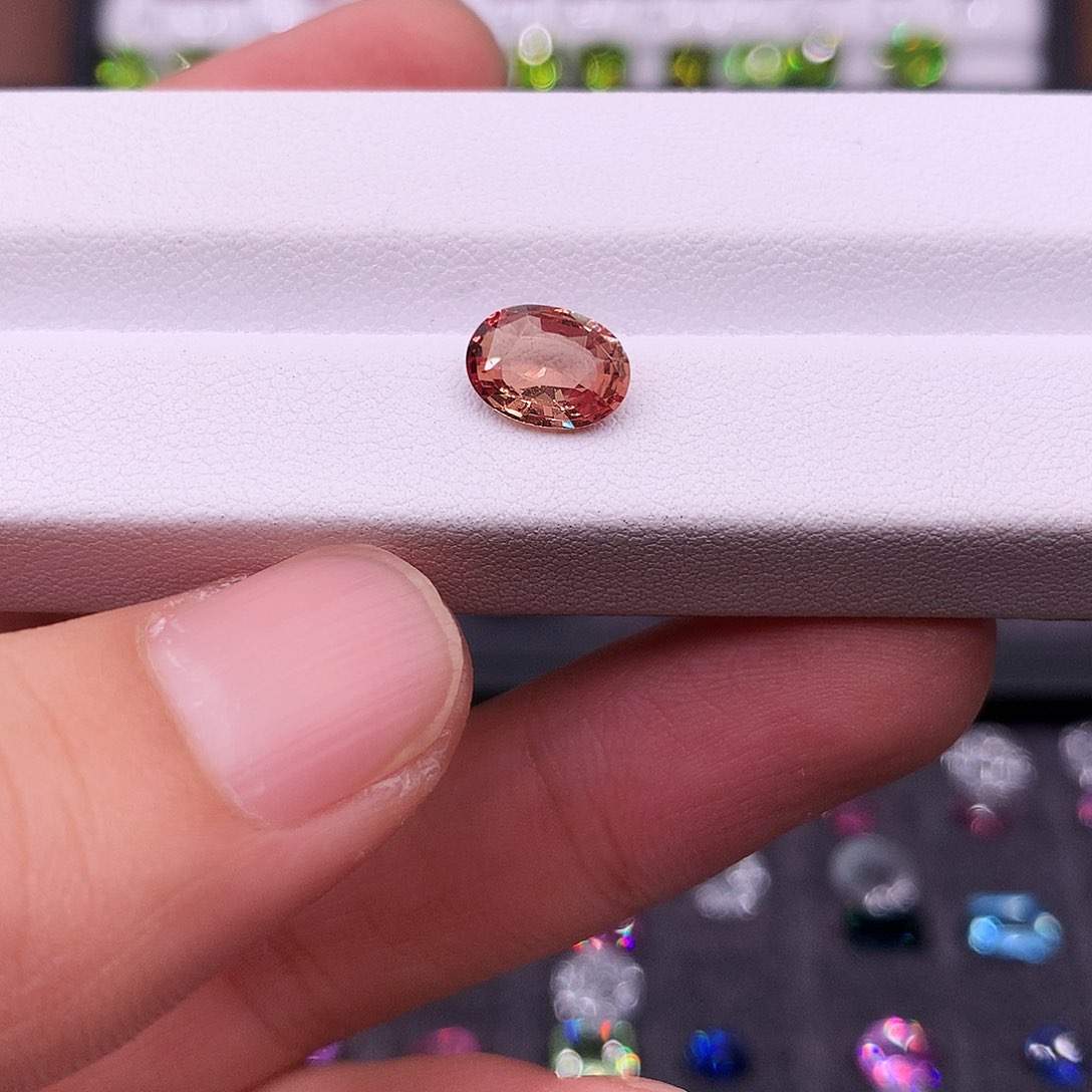 彩色蓝宝石裸石未镶嵌