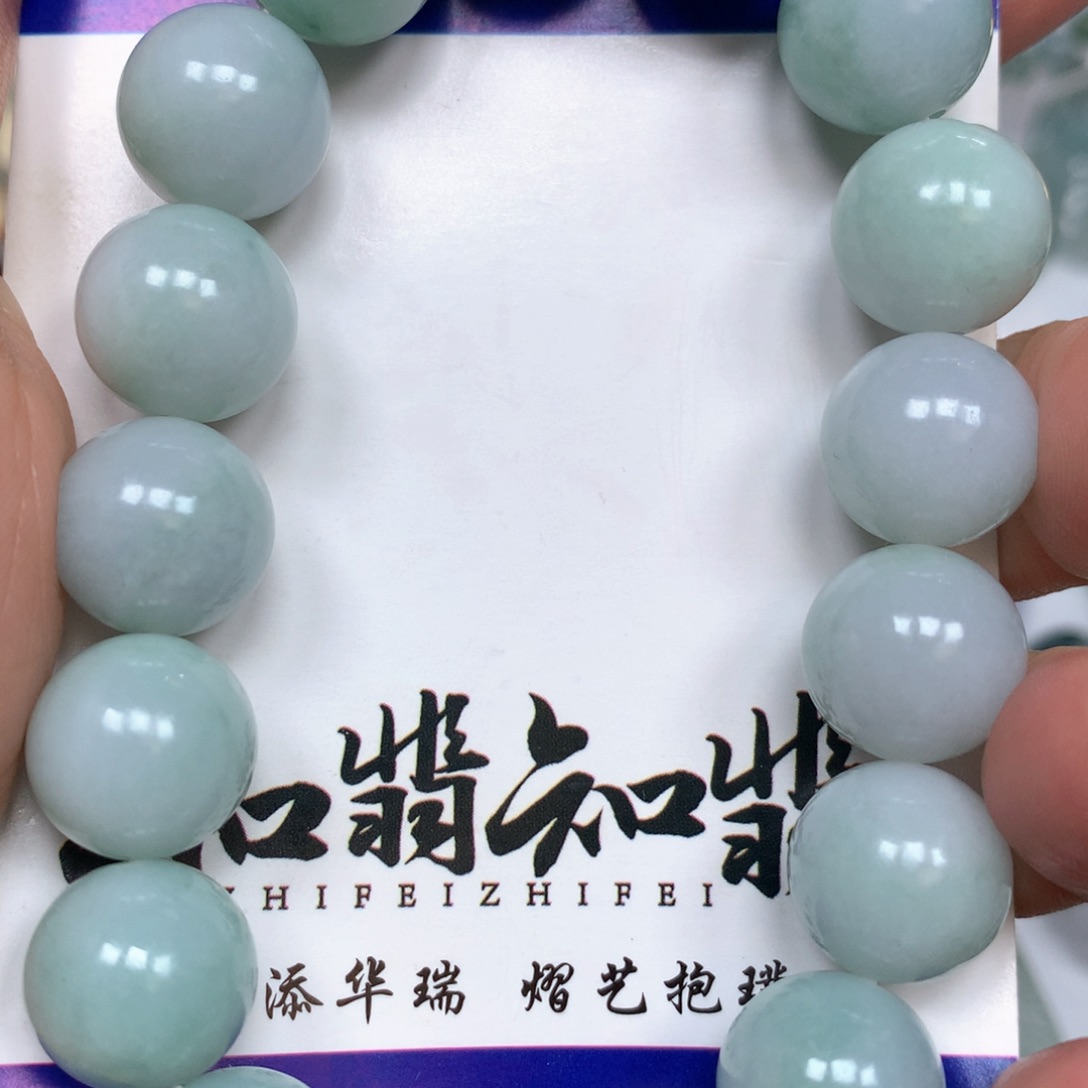 翡翠颈饰未镶嵌白底青手串 