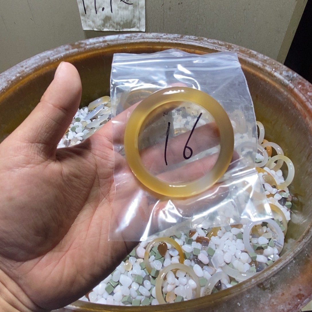 茯***苓玛瑙/玉髓未镶嵌手镯