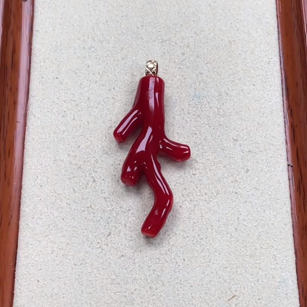 红珊瑚阿卡树枝吊坠