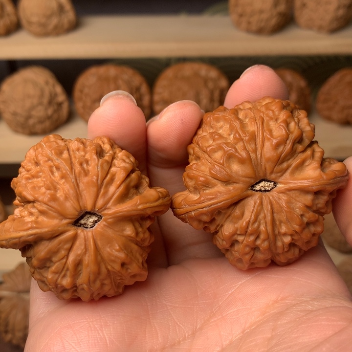 文玩核桃吊坠?****g血麒麟