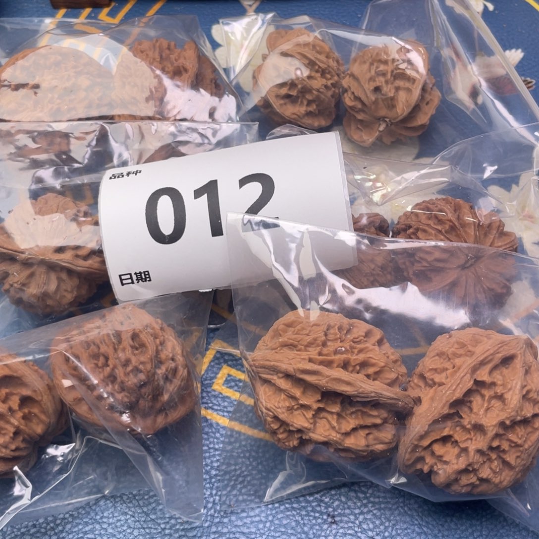 文玩核桃把件12号6对带将军