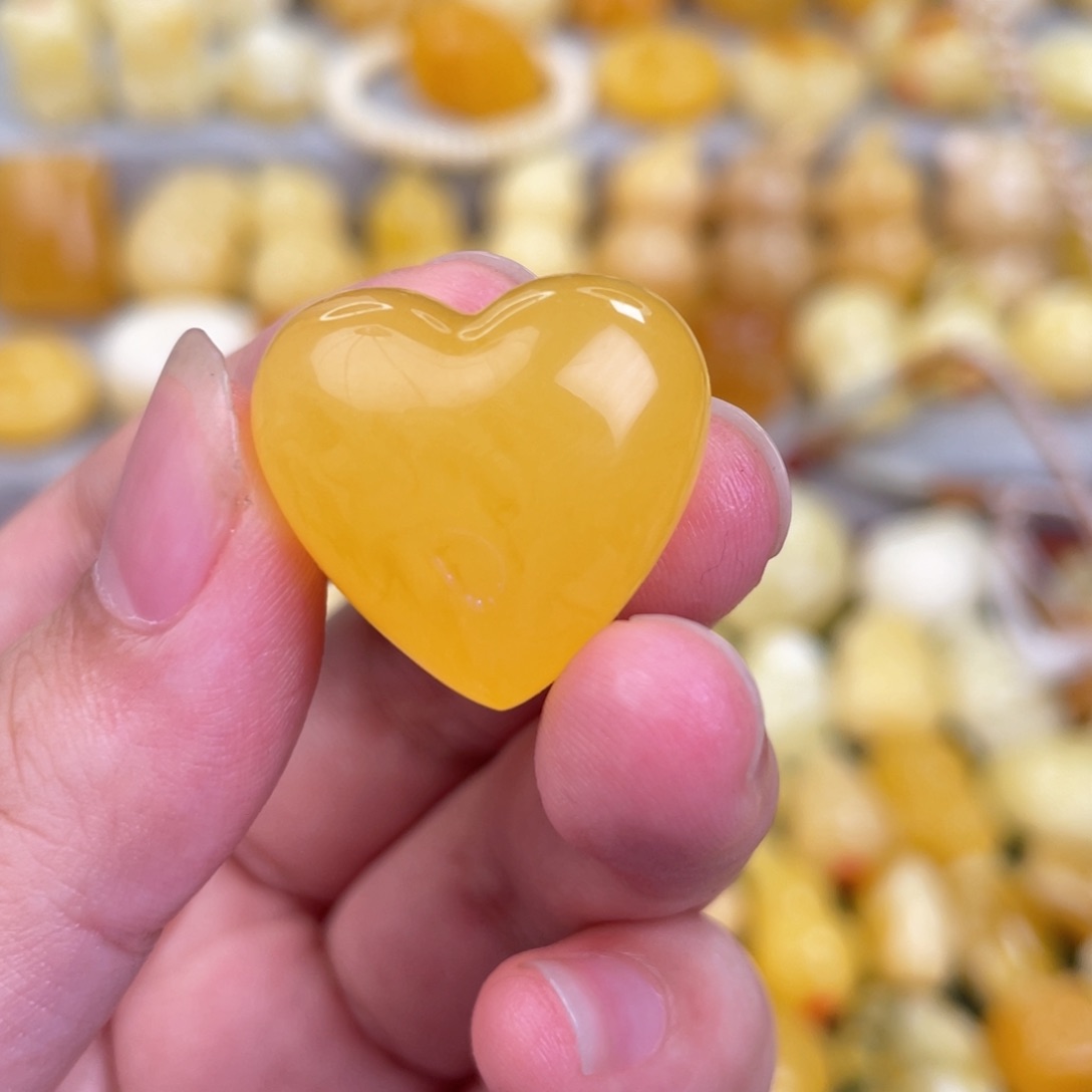 未镶嵌吊坠(赠链)蜜蜡