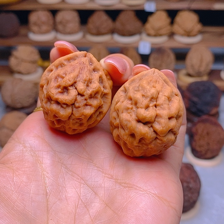 桃核把件黄金盘龙35mm