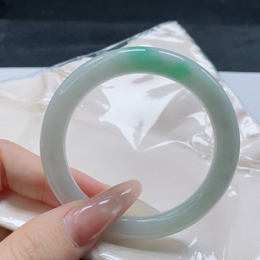 【闪购商品】未镶嵌手镯（圆镯）翡翠535号