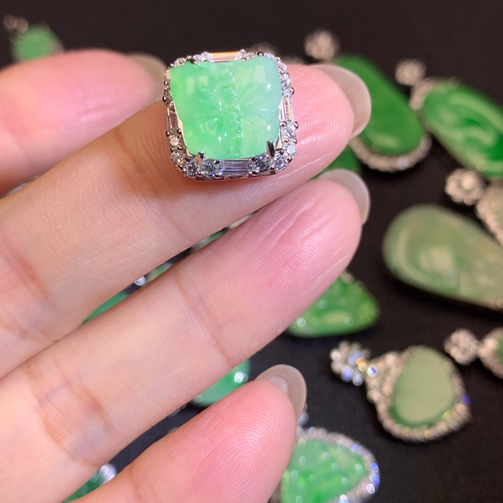 翡翠银S925镶嵌套链蝴蝶