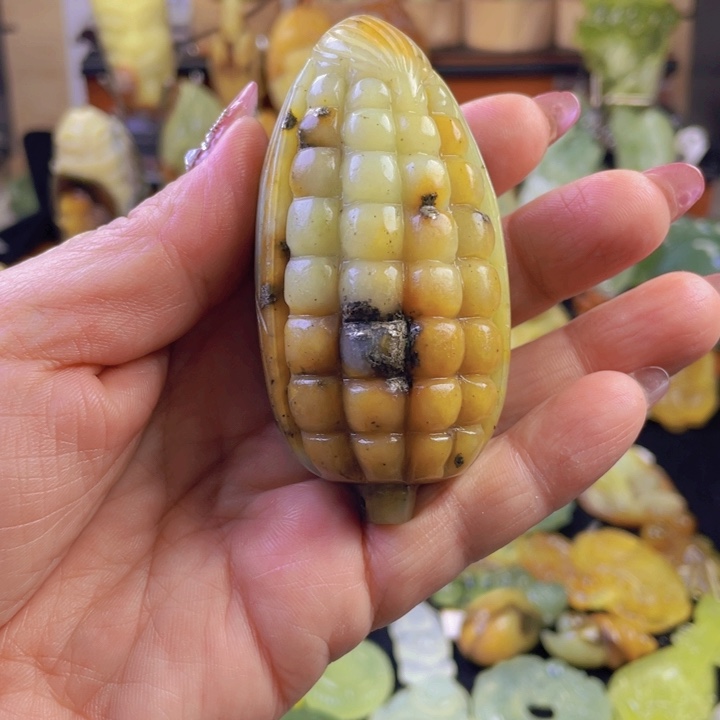 蛇纹石玉手把件未镶嵌