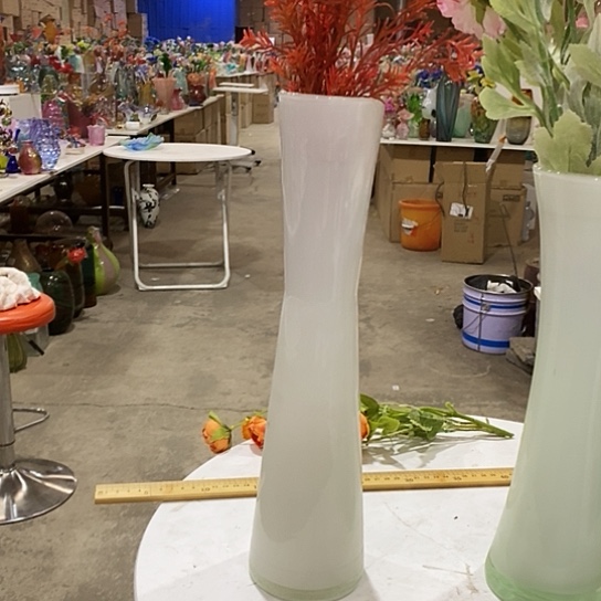 琉璃花瓶高33厘米口径6厘米