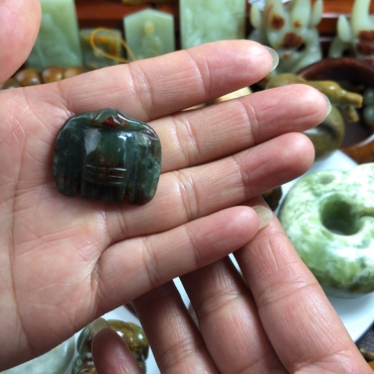 未镶嵌岫岩河磨玉（透闪石质玉）手机链